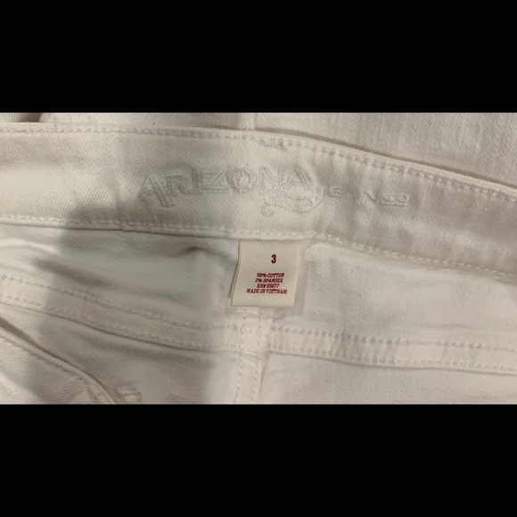 NWOT Arizona Jeans Distressed Ripped White Sz 3 - Picture 5 of 8